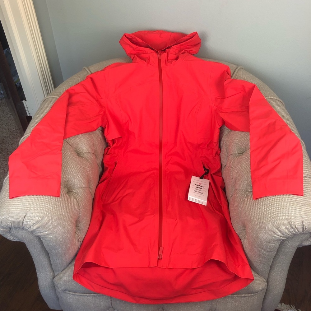 NWT Lululemon Rain Rebel Jacket Carnation Szs 0-8 - Picture 5 of 13
